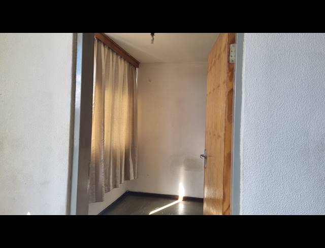 2 BEDROOM FLAT FOR SALE IN PIONEER PARK